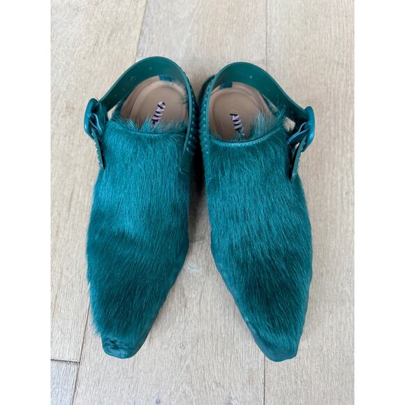 CamperLab Venga Mules Sz 38 Unisex Green Long Calf Hair Leather Clogs Slingbacks - Picture 1 of 15